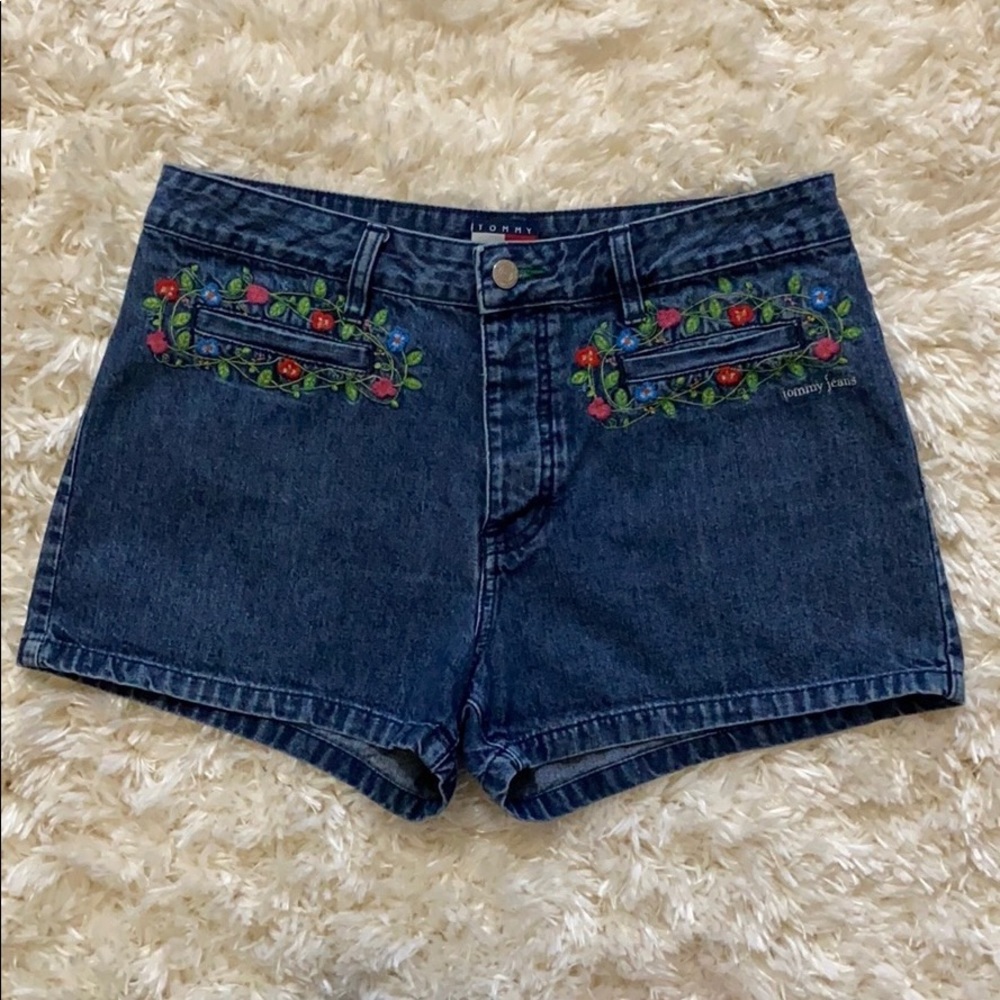 Cute Tommy Jeans 90s Embroidered Shorts